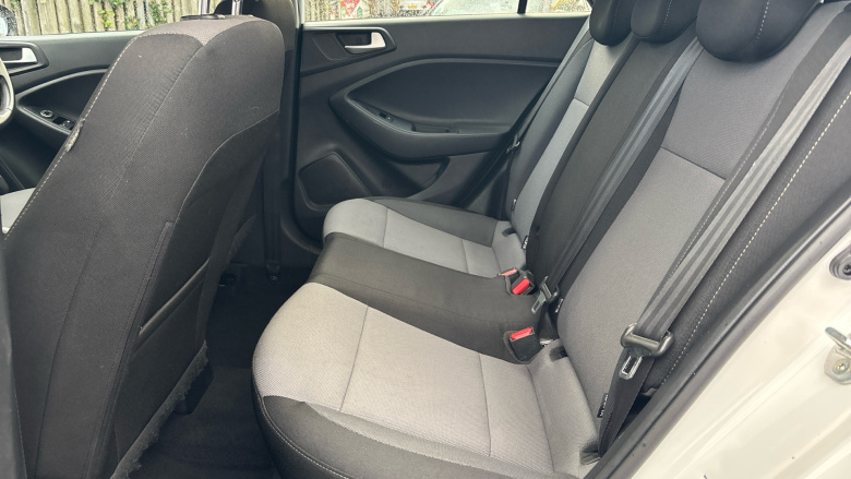 Hyundai i20 1.2 SE 5dr Petrol Hatchback